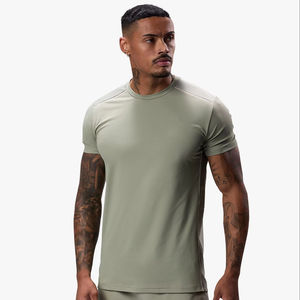 T-shirt de sport pour homme avec logo personnalisé – Vêtement de sport ajusté pour la course, l'entraînement et le fitness - Product Image 1