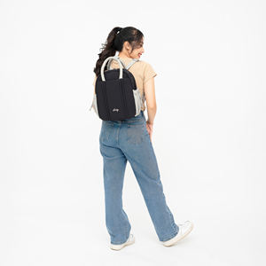 Mochila Lady Puffy de Material Tipo Paracaídas con Cierre de Cremallera, Correa Ajustable y Diseño de Bolsillos Funcionales para Uso Diario - Product Image 3