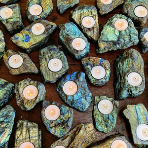 Cristal de labradorita natural para decoración del hogar con iluminación de selenita para portavelas y contenedor de velas tipo t-light - Product Image 3