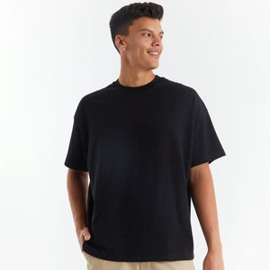 T-shirt décontracté noir en polyester tricoté pour homme, 220 grammes, avec logo frontal, coupe ample, manches courtes, style streetwear, anti-rétrécissement - Product Image 1