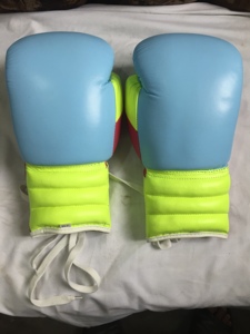 Guantes de Boxeo MMA de Cuero Vacuno Personalizados con Cordones, para Entrenamiento en Gimnasio, Sparring, Venta al Por Mayor, Logotipo OEM - Product Image 2