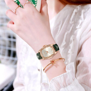 9775 Gran Oferta, Juego de 2 Relojes de Cuero para Mujer, Relojes de Moda para Dama con Pulseras - Product Image 3