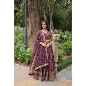 Lentejuelas bordadas doradas funcionan con seda rassiana trabajo Duppatta - Product Image 4