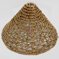 Abat-jour en forme de cône en jonc de mer naturel fait main du Vietnam par Artex Dong Thap pour l'éclairage et la décoration intérieure rustiques et bohèmes