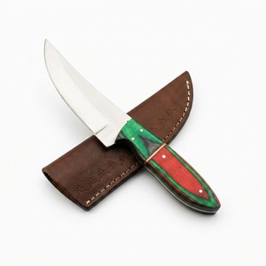 Cuchillo de Caza y Camping EDC de Hoja Fija de Acero al Carbono Hecho a Mano, Mango de Madera Pakka Roja y Verde, Funda de Cuero, Directo de Fábrica - Product Image 1