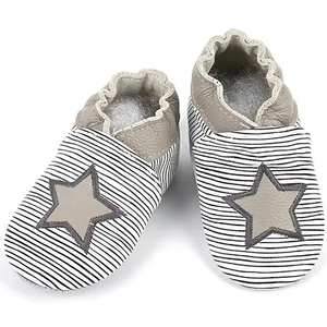 Chaussons pour bébé en cuir véritable avec imprimé cerf mignon, mocassins pour bébé tendance, design animal pour le marché américain - Product Image 4
