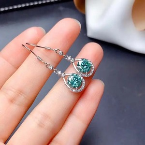 Nouvelle conception Boucles d'oreilles pendantes en argent sterling plaqué or blanc avec moissanite 925 de 1,0 carat*2 et tourmaline Paraiba taille éclatante, tendance - Product Image 3