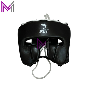 Ensemble de boxe en cuir de qualité supérieure pour la vente en gros, comprenant des gants à lacets, un protège-tête et un protège-guêtres, kit d'entraînement OEM pour les combattants et la salle de sport - Product Image 4