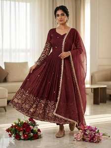 ชุดเดรส Anarkali ผ้าไหมวิชิตรา แต่งลูกไม้ขอบผ้า พร้อมผ้าคลุมไหล่ผ้าเน็ต ทรงกระโปรงบาน รุ่น UW8059-DC - Product Image 2