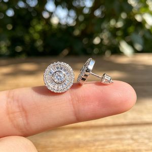Pendientes Clásicos de Plata de Ley 925 con Moissanita VVS, Corte Redondo y Baguette Cónico, Regalo Nupcial para Mujer - Product Image 4