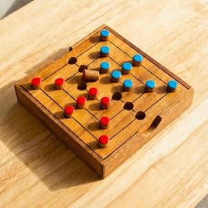 Tablero de ajedrez de madera hecho a mano de lujo, el regalo perfecto para jugadores de ajedrez y amantes de los juegos intelectuales. - Product Image 2