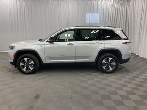 Grand Cherokee 4xe 4WD 2022 Usado en Buenas Condiciones - Product Image 2