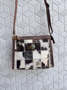 Bolso Bandolera de Cuero Genuino para Mujer, Estilo Boho con Decoración de Piedras Azules, Cierre de Cremallera, para Uso Diario - Product Image 1
