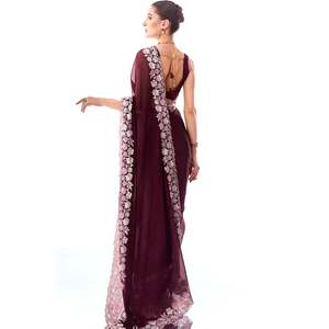 Sari fourreau de créateur fait main avec imprimé floral, sequins et broderies, taille naturelle - Product Image 2