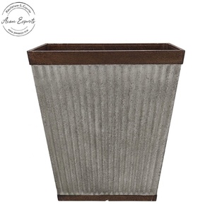 Maceta de Metal galvanizado rústico con moldura de madera, maceta duradera de estilo Vintage, perfecta para jardinería interior y exterior y decoración del hogar - Product Image 1