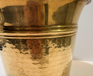 Vase à fleurs rustique en laiton fait main, minimaliste, avec texture martelée et bord évasé, pour la décoration de plantes de jardin, durable - Product Image 3