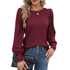 Pull-over élégant et ample pour femme, col en V, tricoté, avec logo contrastant sur le devant, haute qualité, fournisseur du Bangladesh - Product Image 1