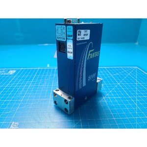 Contrôleur de débit numérique Hitachi FANTAS SFC1480FA d'occasion – Pièces d'équipement semi-conducteur d'époque - Product Image 4