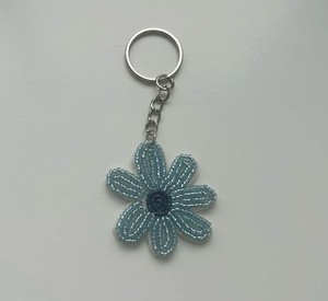 Llavero de flores con cuentas personalizadas, elegante adorno para bolso y accesorio de moda, soporte para llaves, ideal para regalos, carteras, llaves y bolsos. - Product Image 1