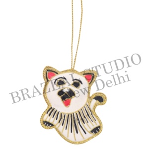 Brazeal Studio - Ornements de Noël personnalisés faits à la main en velours satiné écologique, brodés de perles, fils dorés, fabrication artisanale - Product Image 5