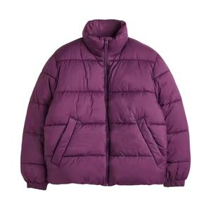 แจ็คเก็ตบับเบิ้ลโลโก้ยูนิเซ็กซ์ 2026 ดีไซน์เนอร์ OEM คุณภาพสูง ทรงโอเวอร์ไซส์ สีม่วง สำหรับฤดูหนาว ผลิตในปากีสถาน - Product Image 1