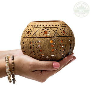 Support de bougie chauffe-plat en coquille de noix de coco fait à la main rustique avec votive et cuillère en relief pour la décoration de la maison et Noël - Product Image 3