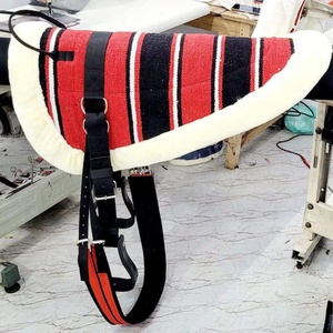 Tapis de selle anglais pour l'équitation sans sellette, en laine, doublure polaire, rembourrage polyester, couleurs personnalisables pour chevaux de dressage - Product Image 4