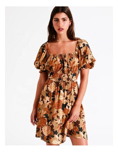 Robe à imprimé floral bohème chic et charmante, avec corsage froncé, manches courtes bouffantes, coupe trapèze mini - Product Image 3