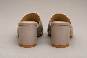 Sandales plates beige à brides croisées et bout carré, mules ouvertes en Raxine, légères, souples et décontractées, pour toutes les saisons, pour femmes - Product Image 4