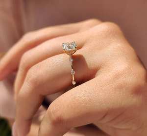 Anillo de Compromiso con Diamante Cultivado en Laboratorio de 1 Quilate, Corte Cojín, Oro Sólido de 10k/14k/18k, Anillo de Boda para Mujer, Sin Níquel, Sin Plomo - Product Image 2