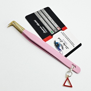 Pince à cils personnalisable en acier inoxydable durable avec breloques en forme de cœur gravé rose pour bébé avec étiquette personnalisée - Product Image 3