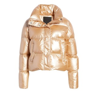 Fabricación en Fábrica, Venta al por Mayor, Chaqueta Acolchada Metálica Dorada Informal para Mujer, Abrigo Largo de Invierno con Mangas Abullonadas y Capucha - Product Image 1