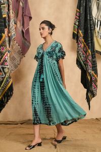 เดรสยาวลายดอกไม้ คอวี เซ็กซี่ แฟชั่นลำลองสำหรับผู้หญิง รุ่นปี 2026 ลดราคาสุดฮอต - Product Image 3