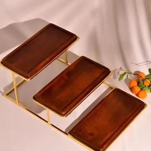 Support à chocolats en métal thème royal, style vintage, structure à dessert pour cérémonie culturelle et accent de table élégant - Product Image 2