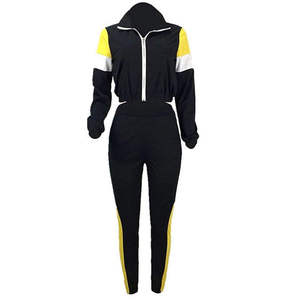 Offre Spéciale – Nouveauté : Ensemble Coupe-Vent Personnalisé de Haute Qualité pour Femme – Survêtement Zippé et Pantalon de Jogging Rayé – Ensembles Coupe-Vent Personnalisables - Product Image 4