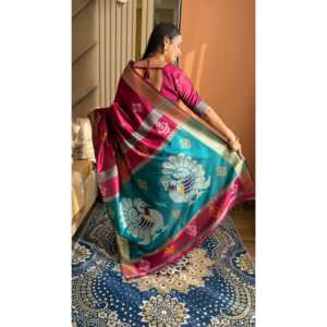 Sari en soie douce rose foncé, tissé avec des fils d'ikkat et de zari, robes de cocktail élégantes - Product Image 4