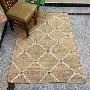 Alfombra de Yute Hecha a Mano con Patrón de Diamantes |   Alfombra Boho de Fibra Natural |   Alfombra Rústica Ecológica - Product Image 1