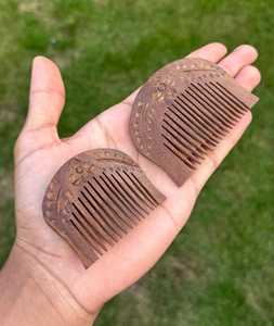 Outil de coiffage de barbe sculpté à la main, taille mini, facile à transporter, sculpture rustique, design vintage, pour usage personnel et cadeaux. - Product Image 6