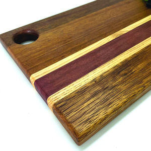 Planche à découper en bois polie à la main, design moderne, durable, avec poignée en bois - Product Image 1