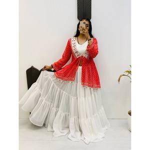 Hermosos Conjuntos Mujer Party Wear Lehenga Choli y Koti - Product Image 6