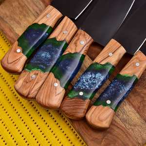 Ensemble de couteaux de chef en acier carbone faits à la main, 5 pièces, avec lames droites, manches en bois de rose et résine, design ambidextre, sac en cuir - Product Image 4