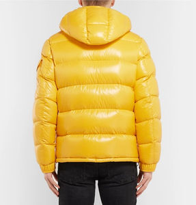 Chaqueta de Invierno 2026 para Hombre en Color Amarillo, Cuello Alto Clásico con Capucha, Acolchada, Gruesa y Aislante - Product Image 2