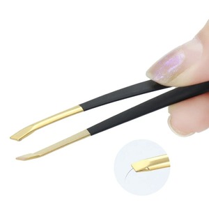 Pinzas para Cejas de Acero Inoxidable Chapadas en Oro de Lujo con Punta Curva y Puntiaguda, Antiestáticas, con Mango Cómodo, en Negro, Blanco y Plateado - Product Image 3