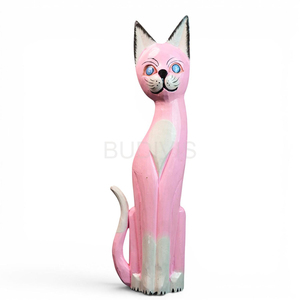 Figurine de chat en bois peinte à la main rose pastel avec finition sculptée lisse, ornement de décoration pour la maison - Product Image 1