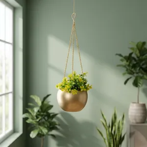 Pot de fleurs suspendu en métal doré avec chaîne décorative et pot rond lisse, support de plante suspendu moderne et minimaliste - Product Image 1