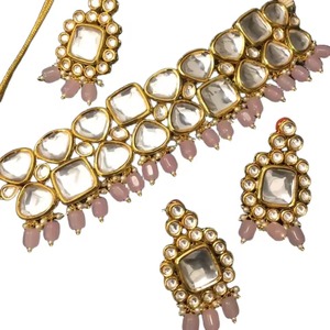 Collar choker de lujo con filigrana de oro afgano, con detalles de piedras de esmeralda verde y rubí, y perlas blancas. - Product Image 6