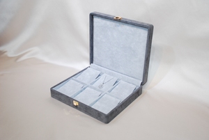 Boîte organisatrice de colliers japonais compatible avec pendentif rectangulaire imprimé, six compartiments et finition en velours, 243x213x50mm - Product Image 2