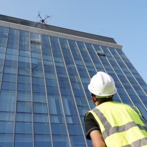 Dron de Limpieza JSI para Uso Comercial con Control Remoto para Fachadas de Edificios Altos, Techos, Vidrios de Ventanas, Paneles Solares - Product Image 1