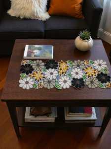Chemin de table brodé à la main avec perles, sets de table floraux, linge de table personnalisé pour la maison, les mariages, les hôtels, les banquets - Product Image 4