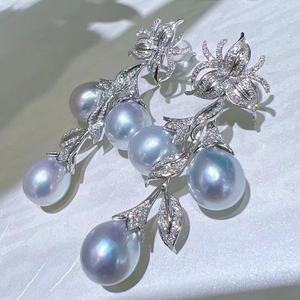 Pendientes Colgantes de Plata de Ley S925 de 11-12 mm con Luz Fría Similares a la Perla Blanca Australiana Producto de Alta Calidad Impecable - Product Image 2